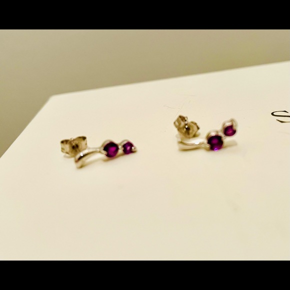 Vintage 9ct White Gold Amethyst Earrings. UK hallmarks on post. Pristine. - Picture 9 of 10
